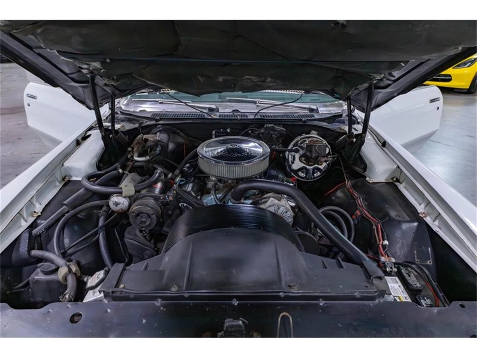 1970 Pontiac Grand Prix 2nd Gen - Image 17 of 31