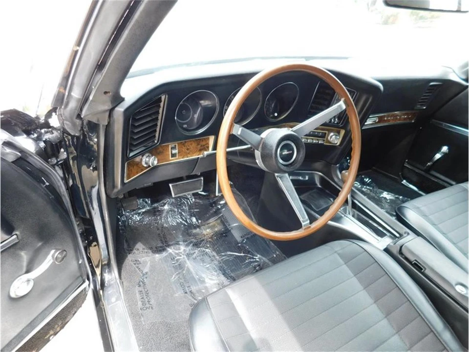 1970 Pontiac Grand Prix 2nd Gen - Image 13 of 31