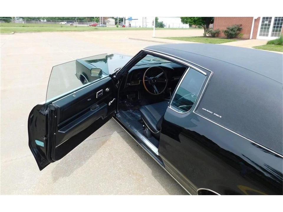 1970 Pontiac Grand Prix 2nd Gen - Image 11 of 31
