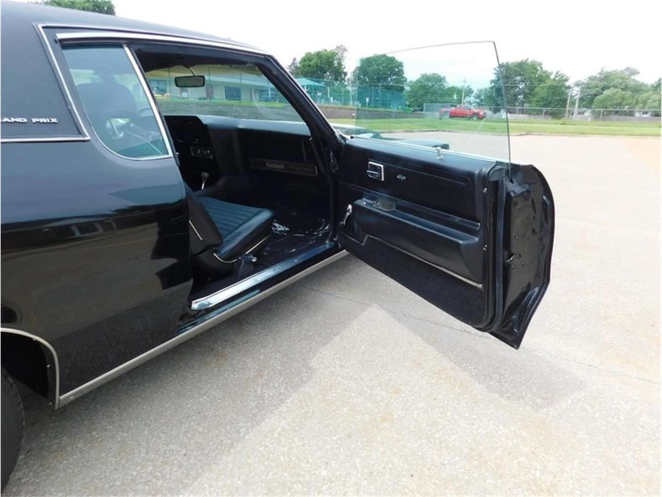 1970 Pontiac Grand Prix 2nd Gen - Image 15 of 31