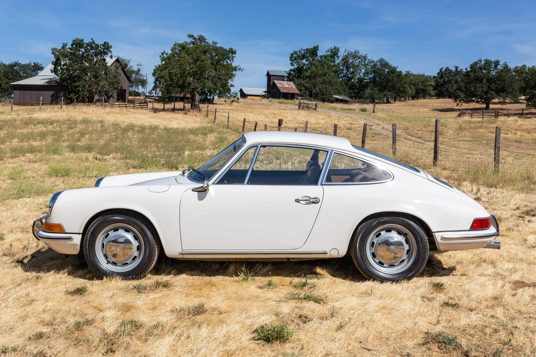 1970 Porsche 911 T F-Body LWB - Image 2 of 31