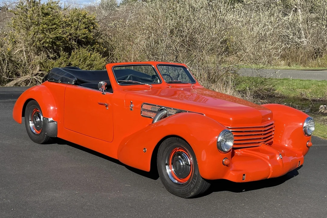 1970 Cord - Image 1 of 31