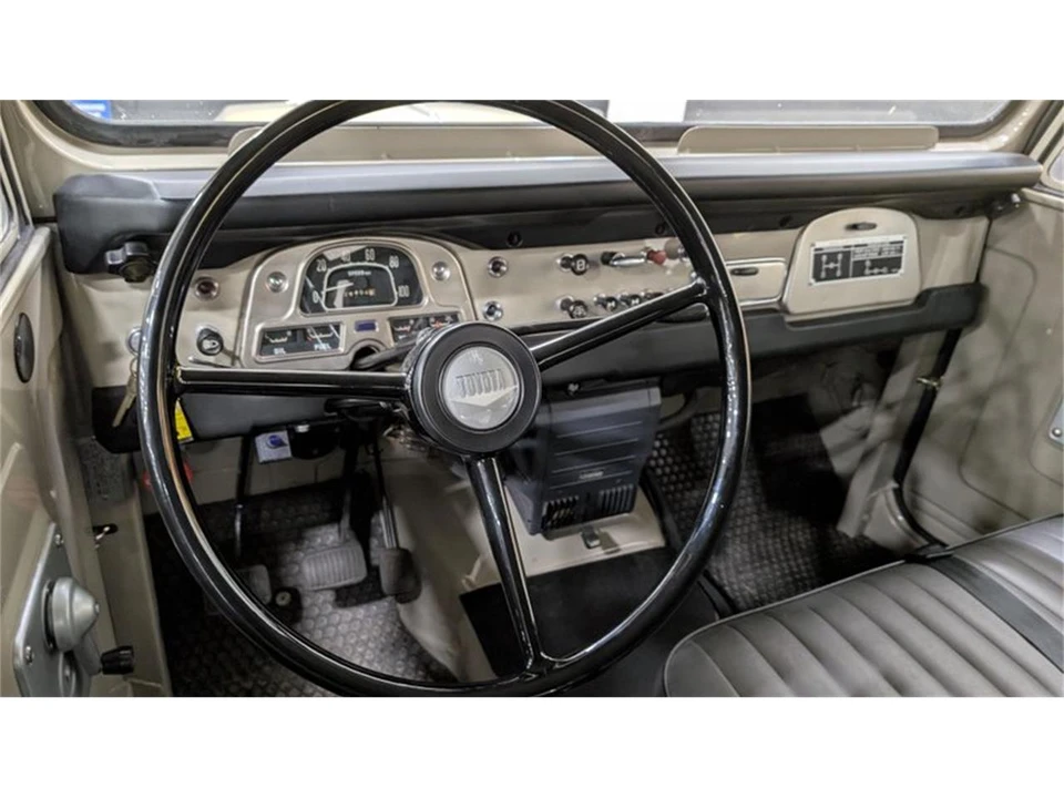 1970 Toyota J40 Land Cruiser - Image 8 of 9