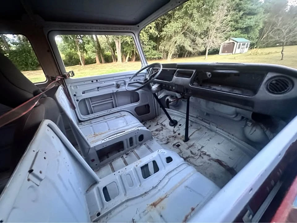 1970 Volkswagen Bay-Window Bus - Image 7 of 10
