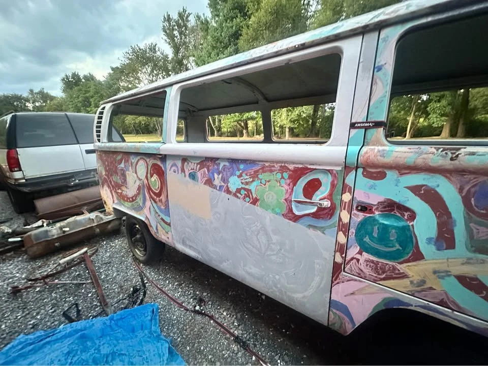 1970 Volkswagen Bay-Window Bus - Image 4 of 10