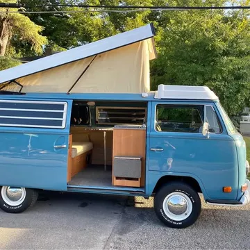1970 Volkswagen Bus Camper