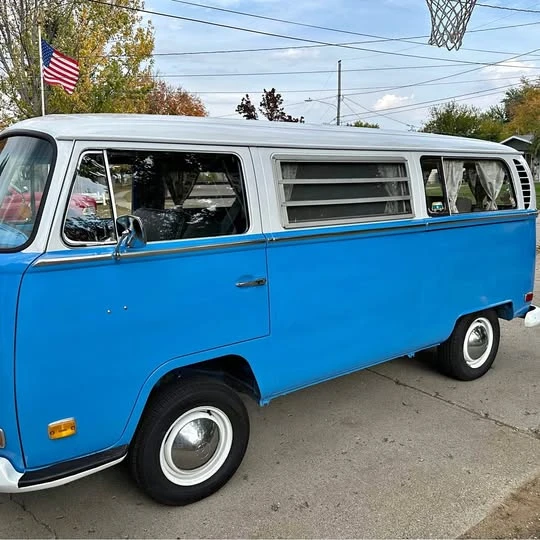 1970 Volkswagen Bay-Window Bus - Image 1 of 1