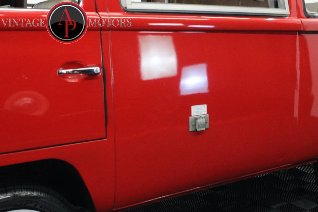1970 Volkswagen Bay-Window Camper - Image 10 of 12