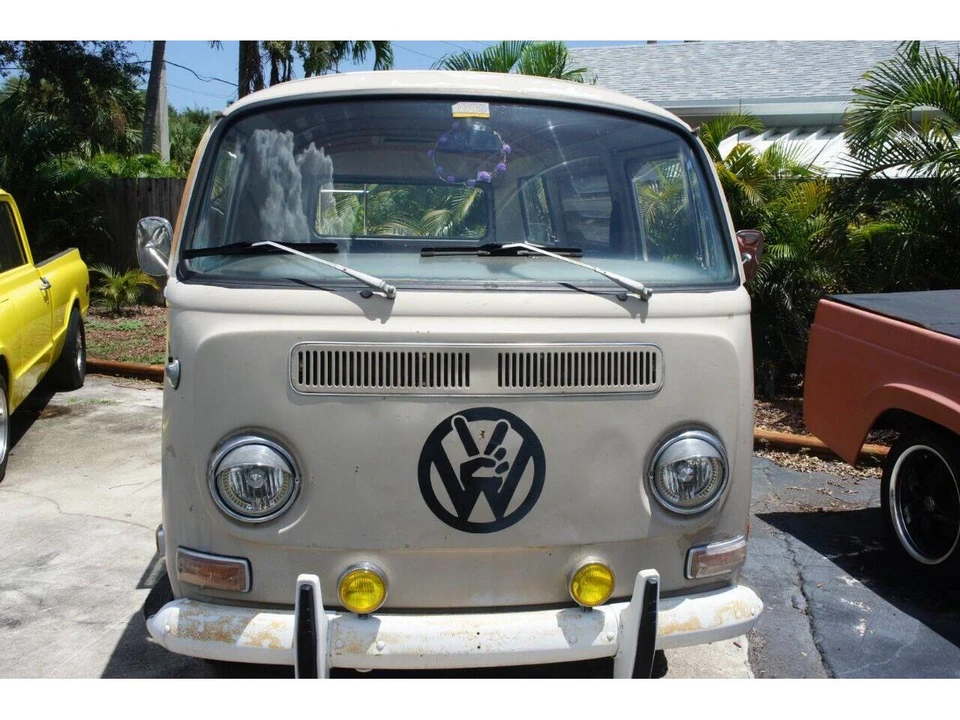 1970 Volkswagen Bay-Window Bus - Image 2 of 24
