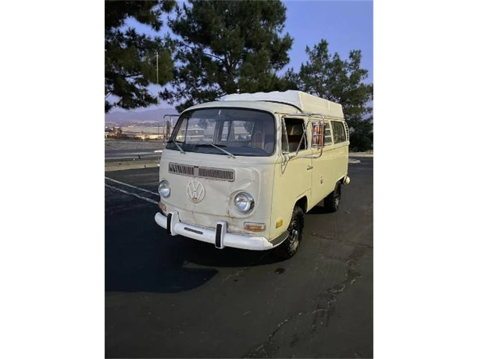1970 Volkswagen Bay-Window Bus - Image 2 of 13