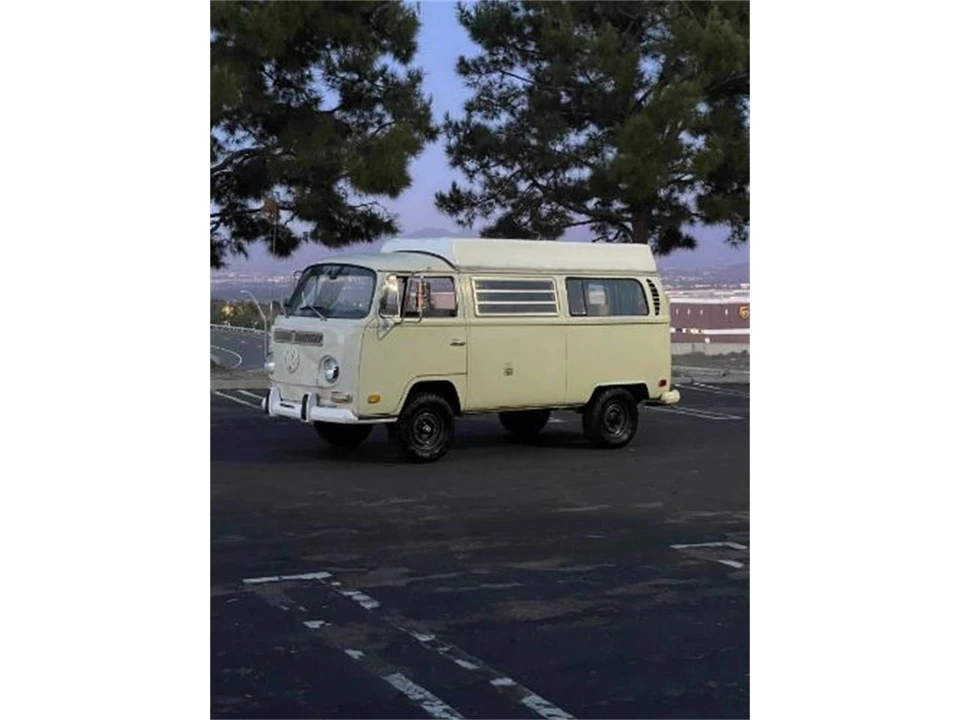 1970 Volkswagen Bay-Window Bus - Image 3 of 13