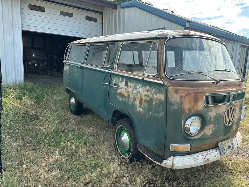 1970 Volkswagen Bay-Window Bus - Image 17 of 20