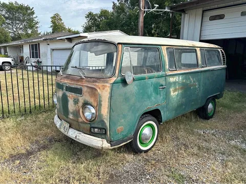1970 Volkswagen Bus Deluxe