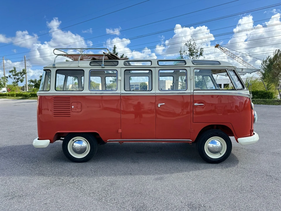 1970 Volkswagen Bay-Window Bus - Image 5 of 21