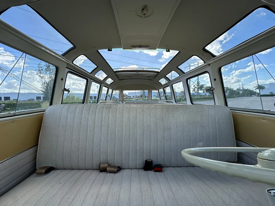 1970 Volkswagen Bay-Window Bus - Image 10 of 21