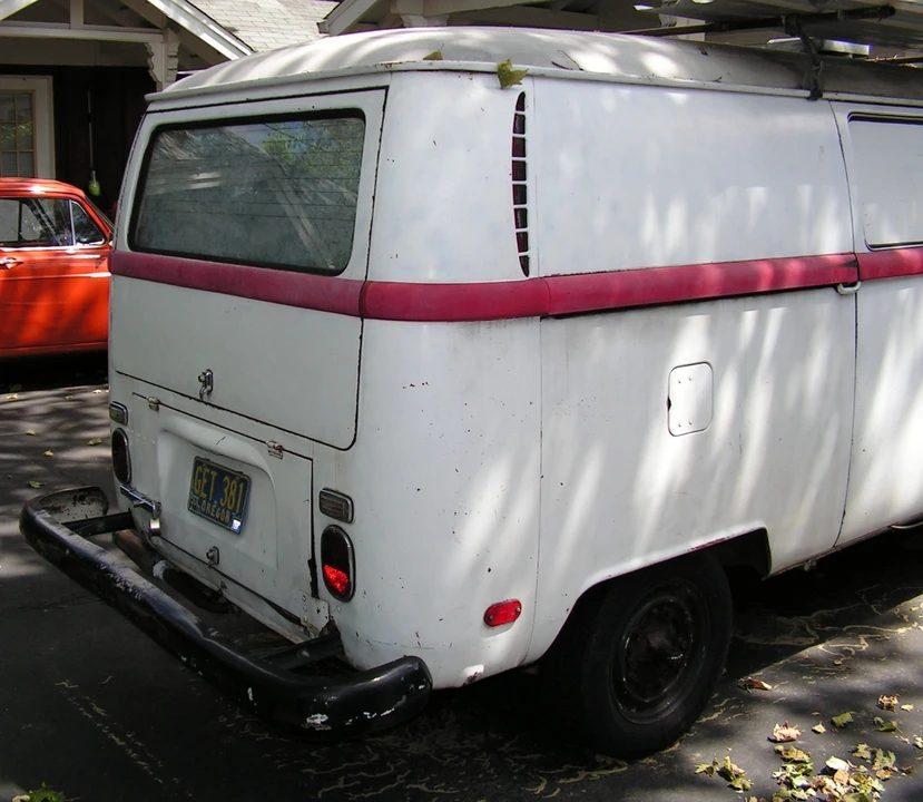 1970 Volkswagen Bay-Window Bus - Image 6 of 20
