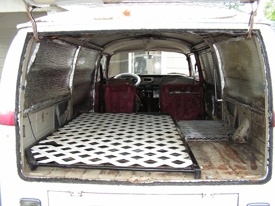 1970 Volkswagen Bay-Window Bus - Image 17 of 20