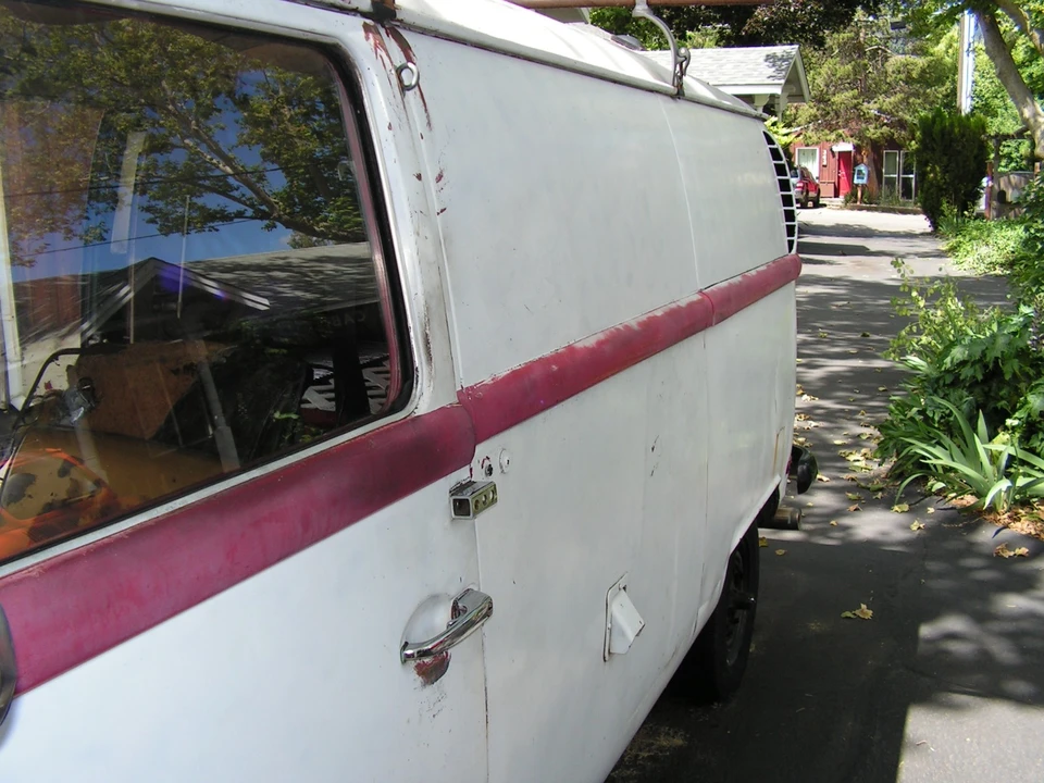 1970 Volkswagen Bay-Window Bus - Image 2 of 20