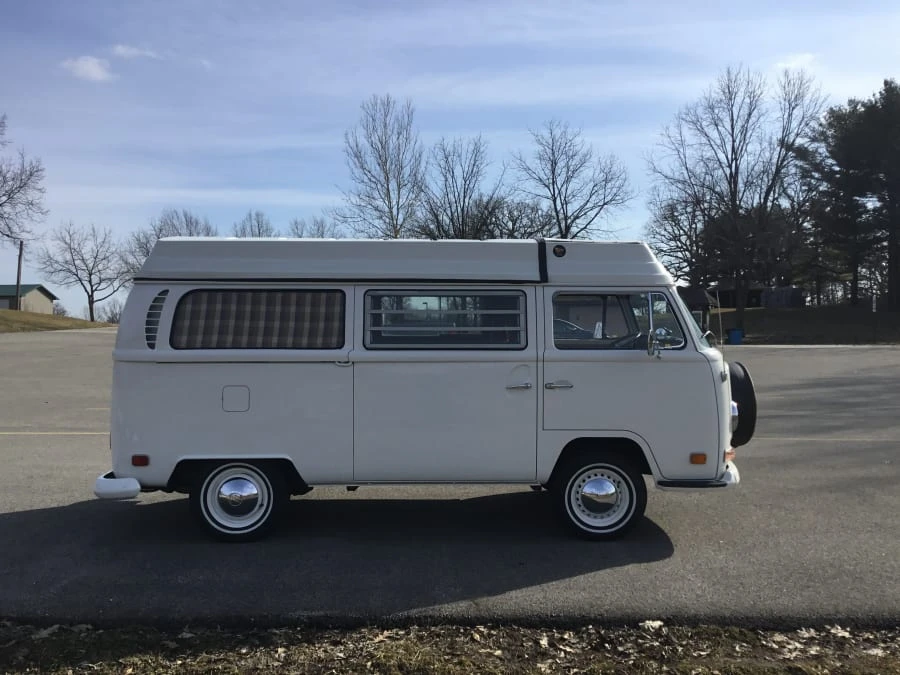 1970 Volkswagen Bay-Window Camper - Image 6 of 10