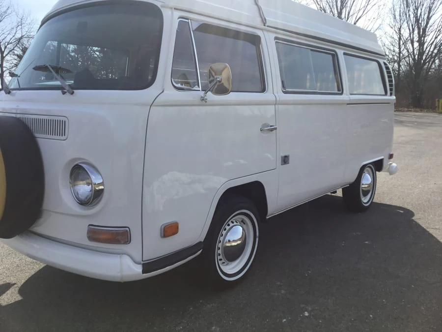 1970 Volkswagen Bay-Window Camper - Image 8 of 10