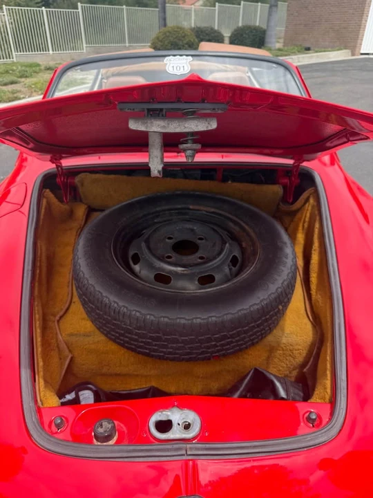 1970 Volkswagen Karmann Ghia Type 14 - Image 11 of 15