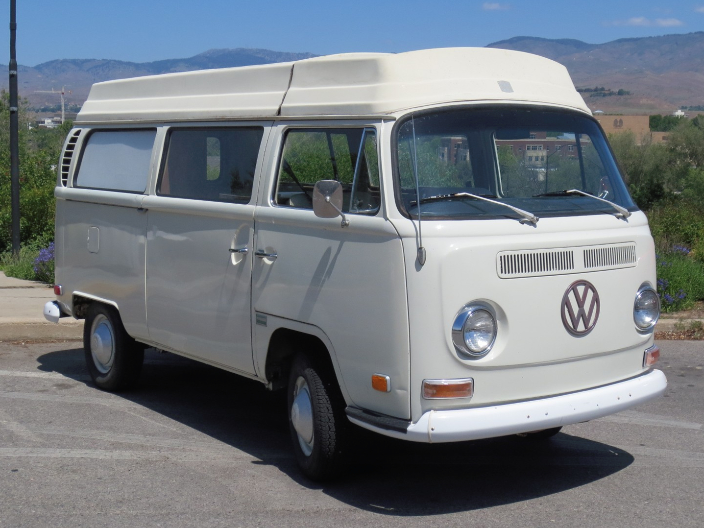 1970 Volkswagen Riviera Camper