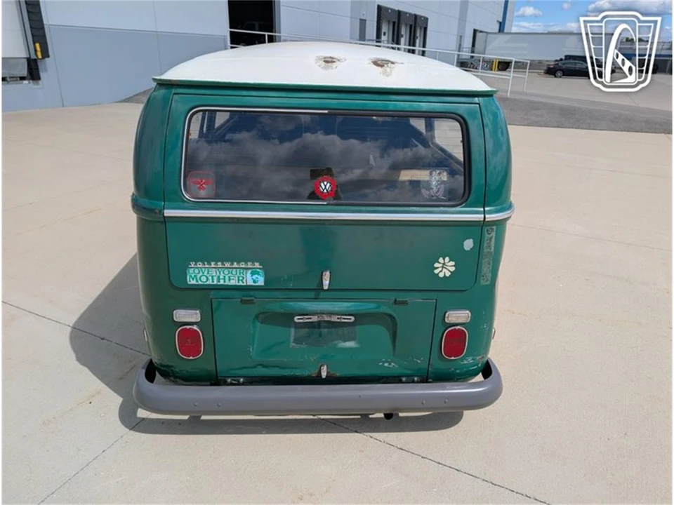 1970 Volkswagen Bay-Window Bus - Image 11 of 31