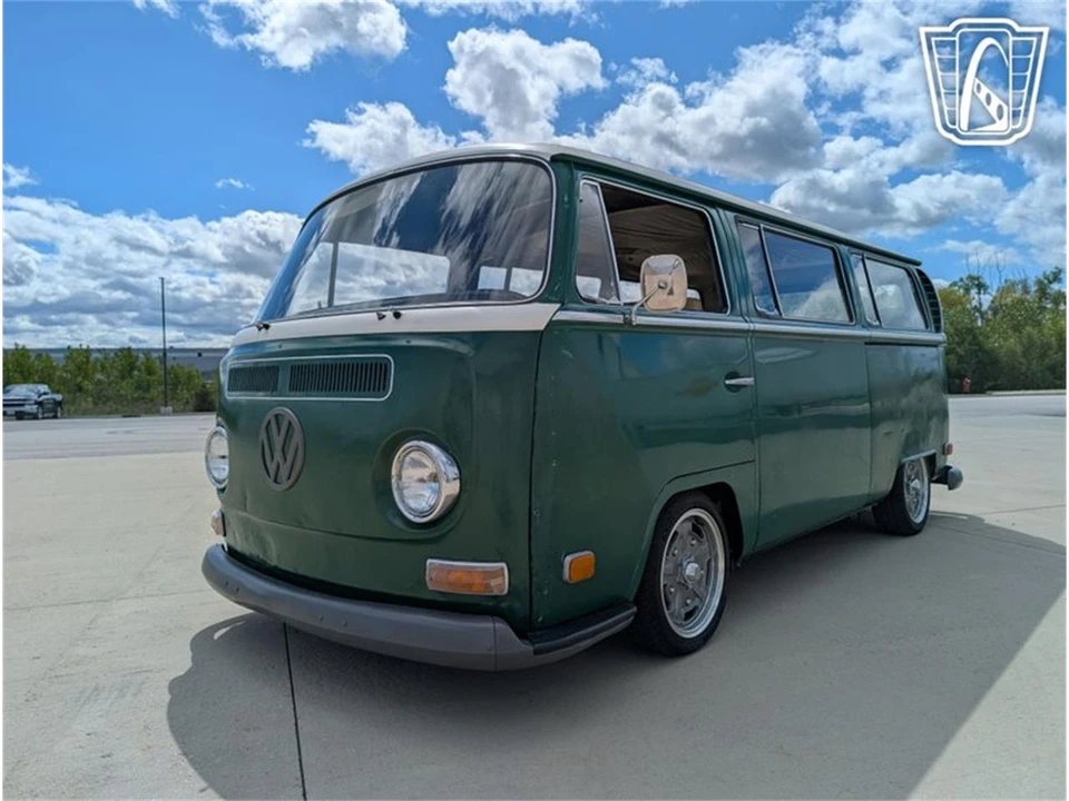 1970 Volkswagen Bay-Window Bus - Image 3 of 31