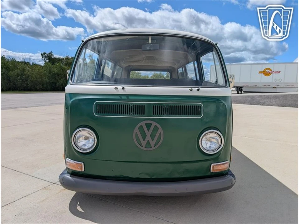 1970 Volkswagen Bay-Window Bus - Image 24 of 31