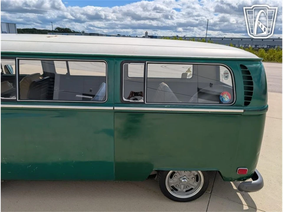 1970 Volkswagen Bay-Window Bus - Image 29 of 31