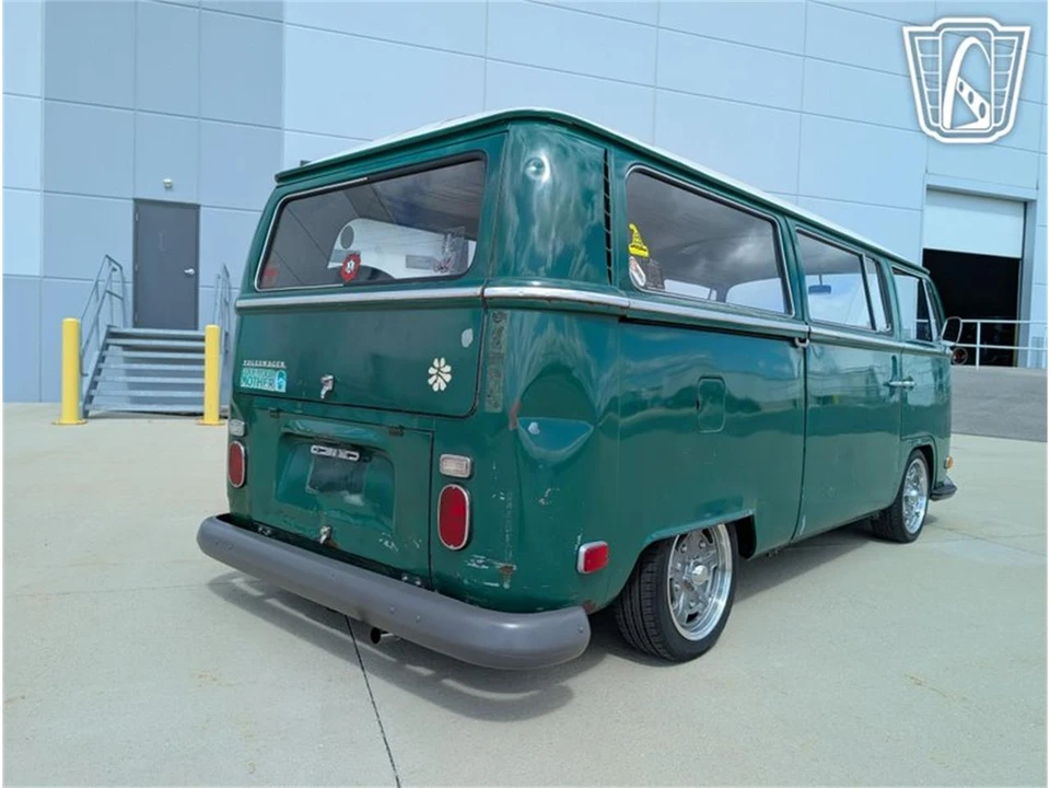 1970 Volkswagen Bay-Window Bus - Image 15 of 31