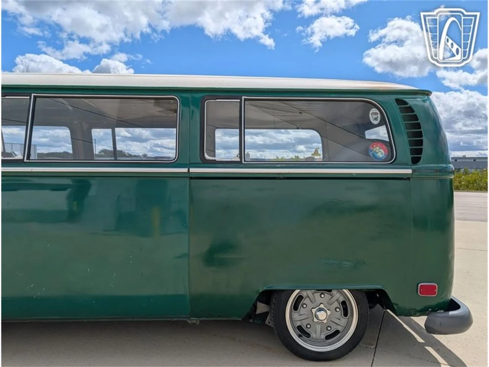 1970 Volkswagen Bay-Window Bus - Image 30 of 31