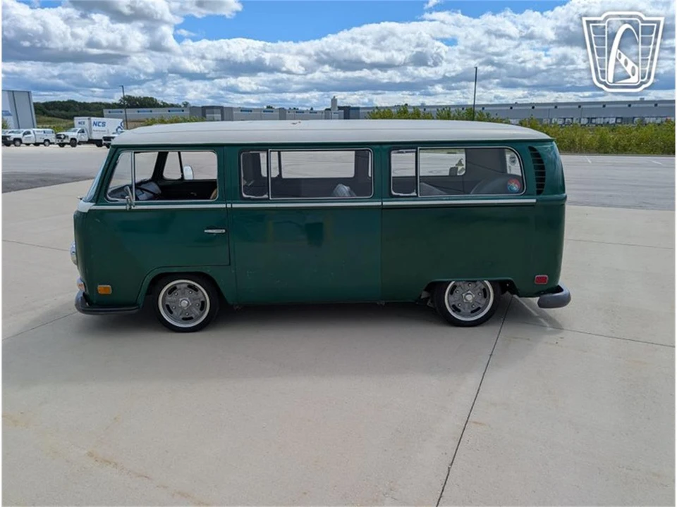 1970 Volkswagen Bay-Window Bus - Image 5 of 31