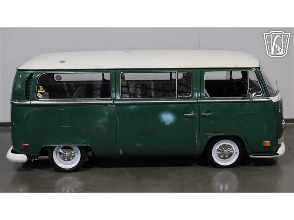 1970 Volkswagen Bay-Window Bus - Image 17 of 31