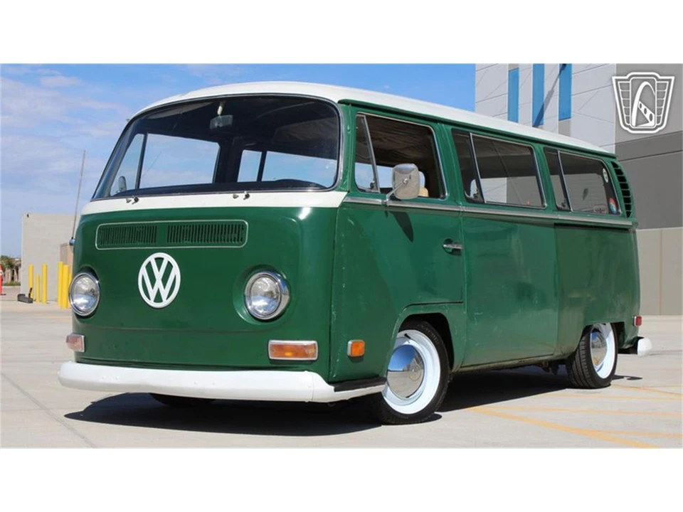 1970 Volkswagen Bay-Window Bus - Image 2 of 31