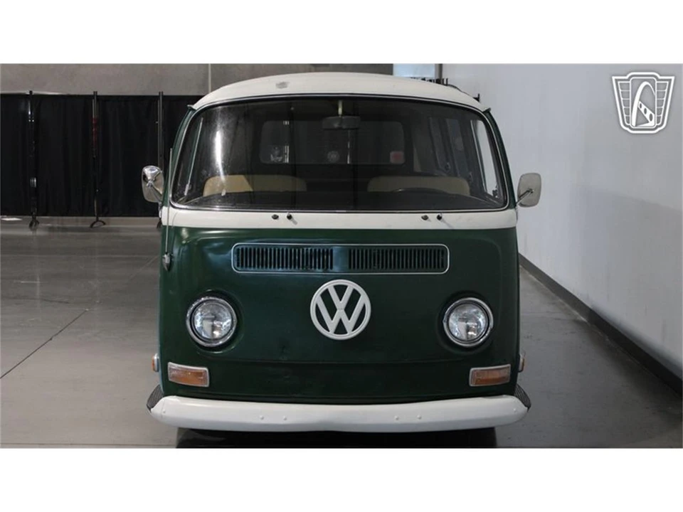 1970 Volkswagen Bay-Window Bus - Image 23 of 31