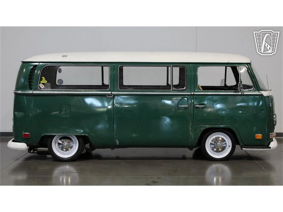 1970 Volkswagen Bay-Window Bus - Image 25 of 31