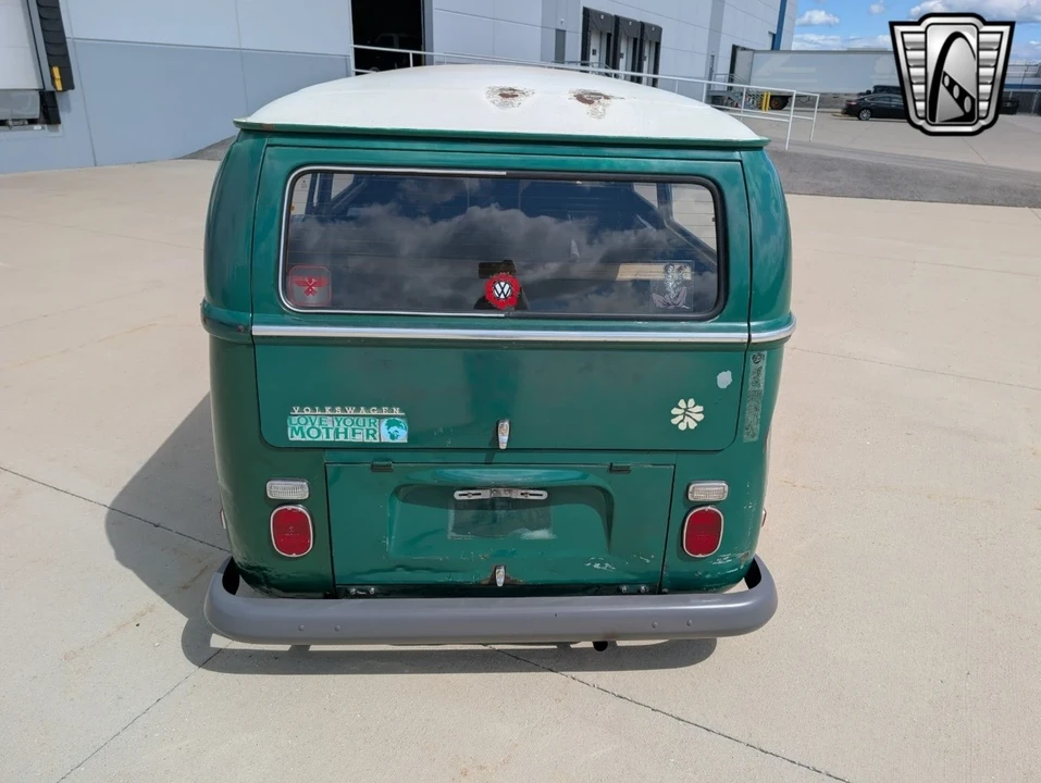 1970 Volkswagen Bay-Window Bus - Image 7 of 12