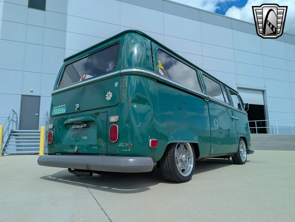1970 Volkswagen Bay-Window Bus - Image 8 of 12