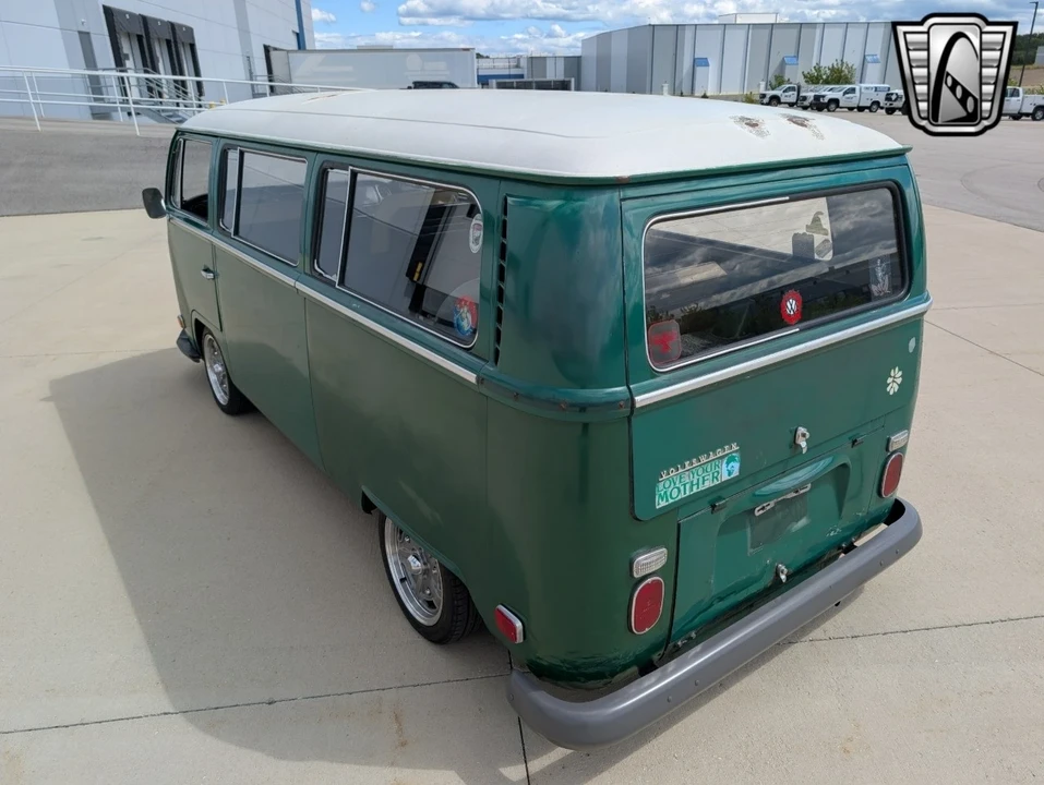 1970 Volkswagen Bay-Window Bus - Image 5 of 12