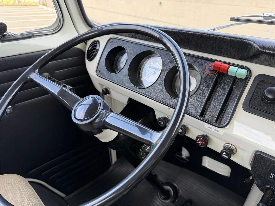 1970 Volkswagen Type 2 - Image 9 of 20