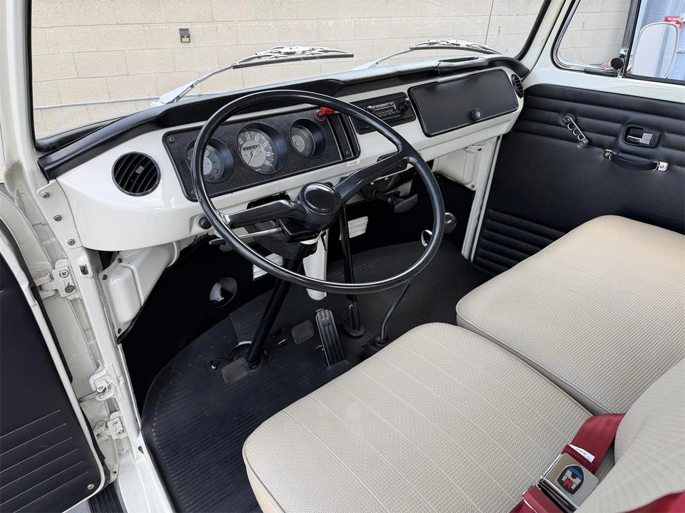 1970 Volkswagen Type 2 - Image 8 of 20