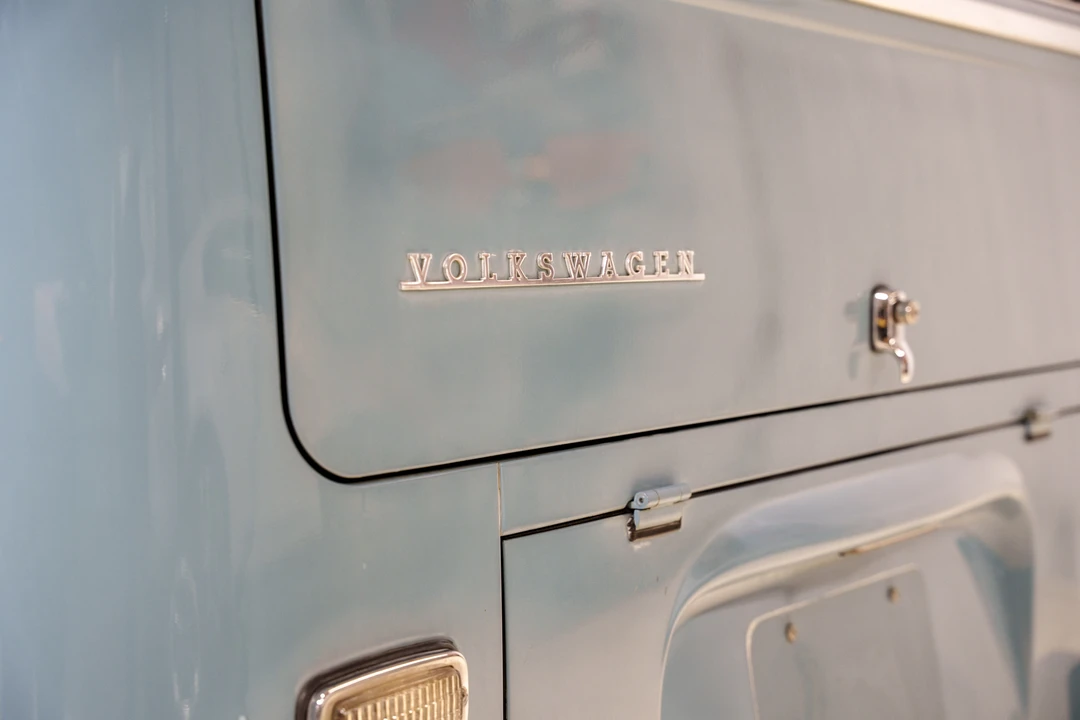 1970 Volkswagen Bay-Window Bus - Image 15 of 31