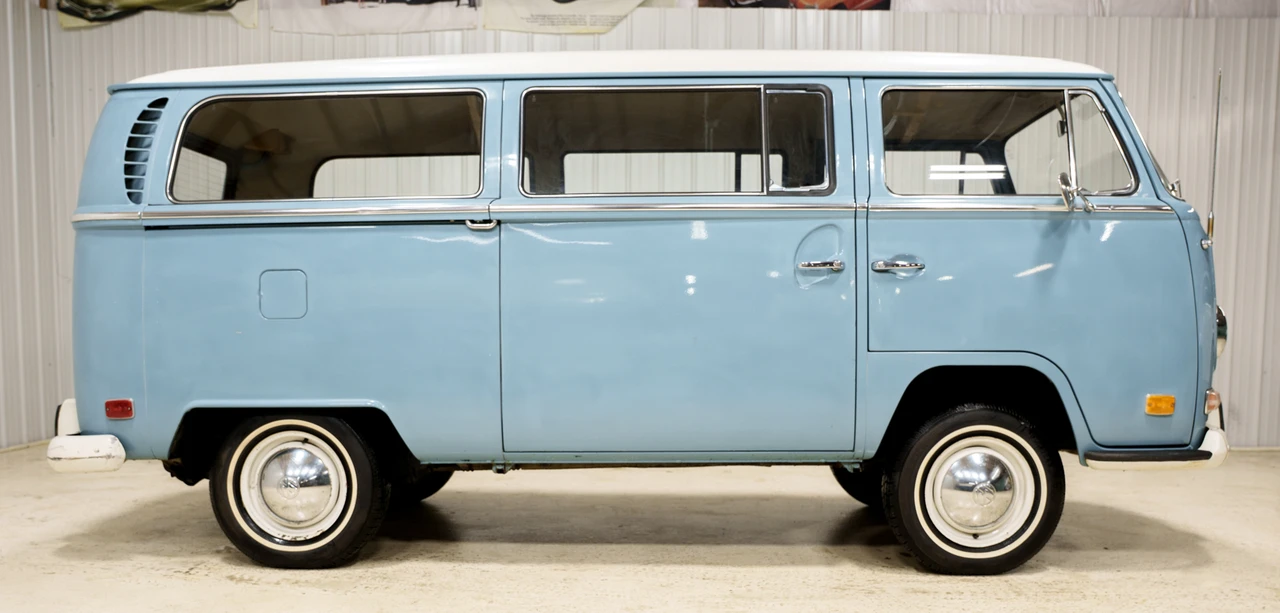 1970 Volkswagen Bay-Window Bus - Image 7 of 31