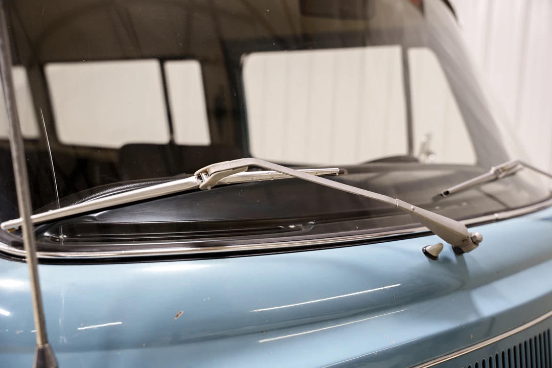 1970 Volkswagen Bay-Window Bus - Image 28 of 31