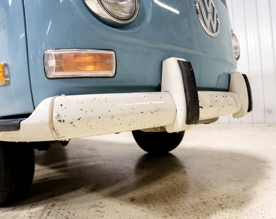 1970 Volkswagen Bay-Window Bus - Image 19 of 31