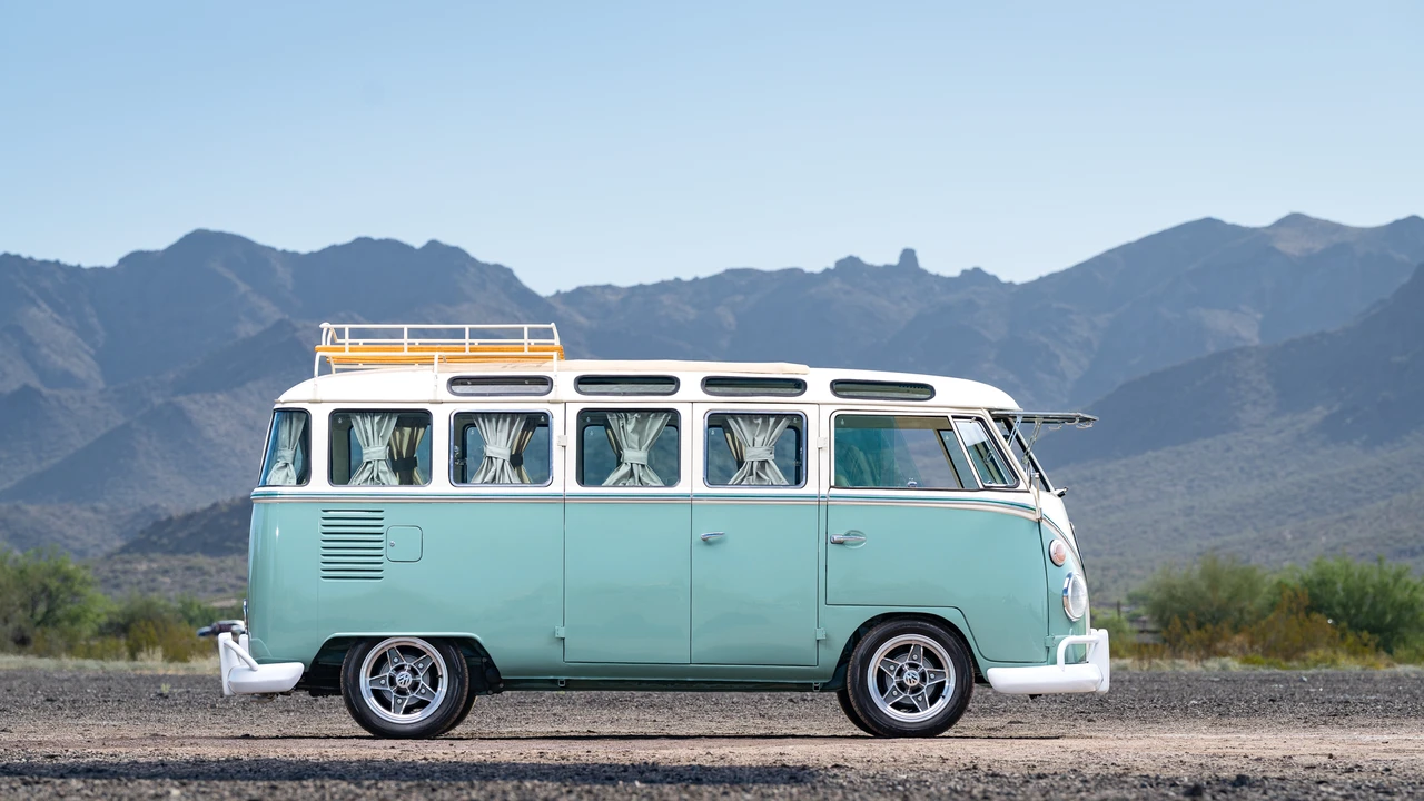 1970 Volkswagen Split-Window Bus - Image 16 of 31