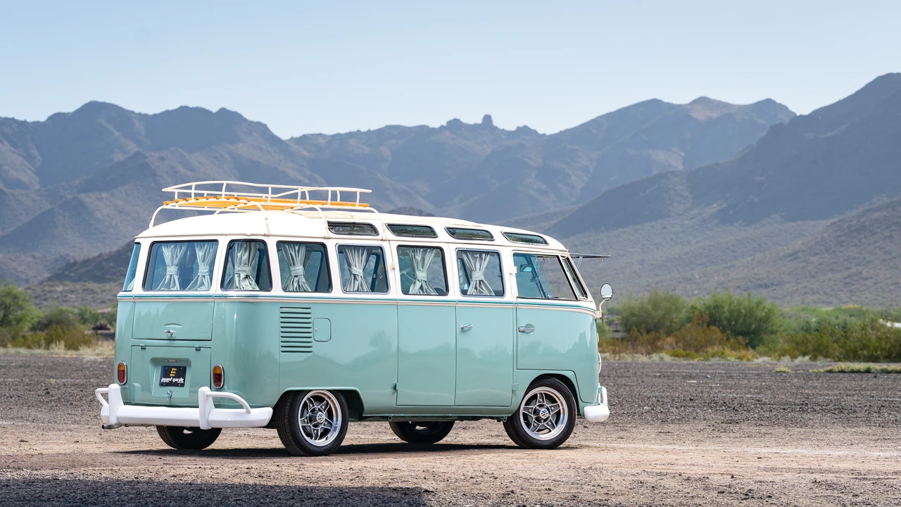 1970 Volkswagen Split-Window Bus - Image 17 of 31