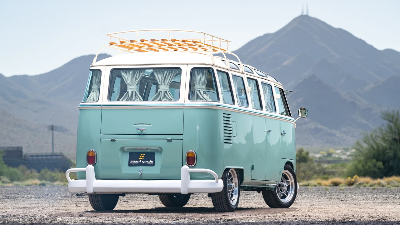 1970 Volkswagen Split-Window Bus - Image 19 of 31