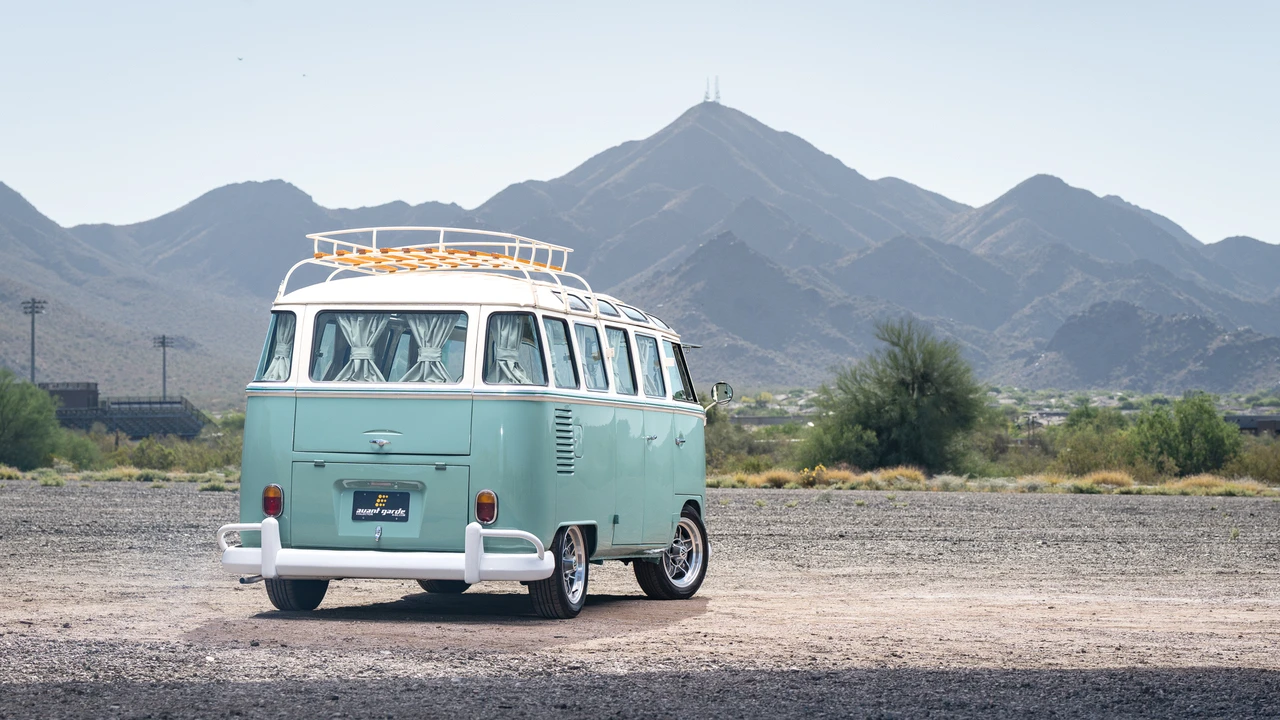 1970 Volkswagen Split-Window Bus - Image 20 of 31